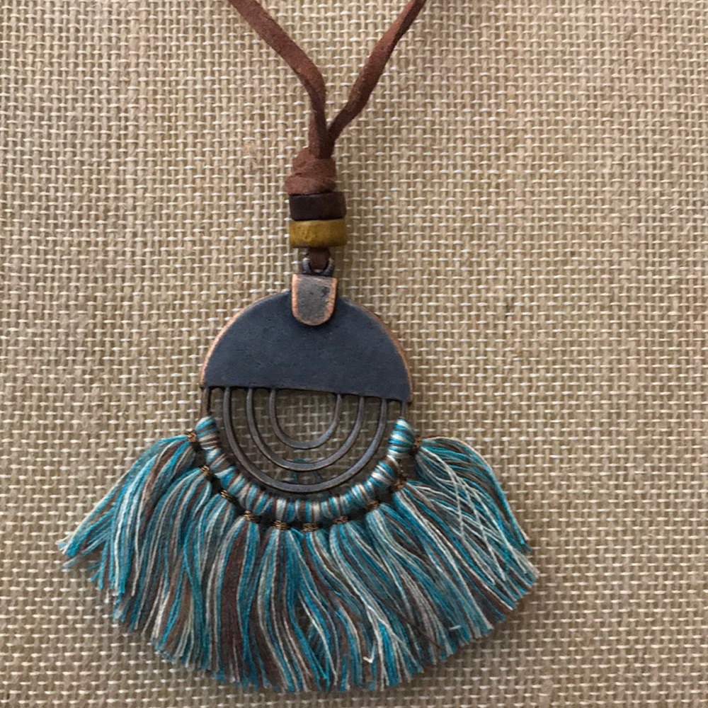 1 LEFT!!  NEW Boho long fringe necklace - Picture 3 of 4
